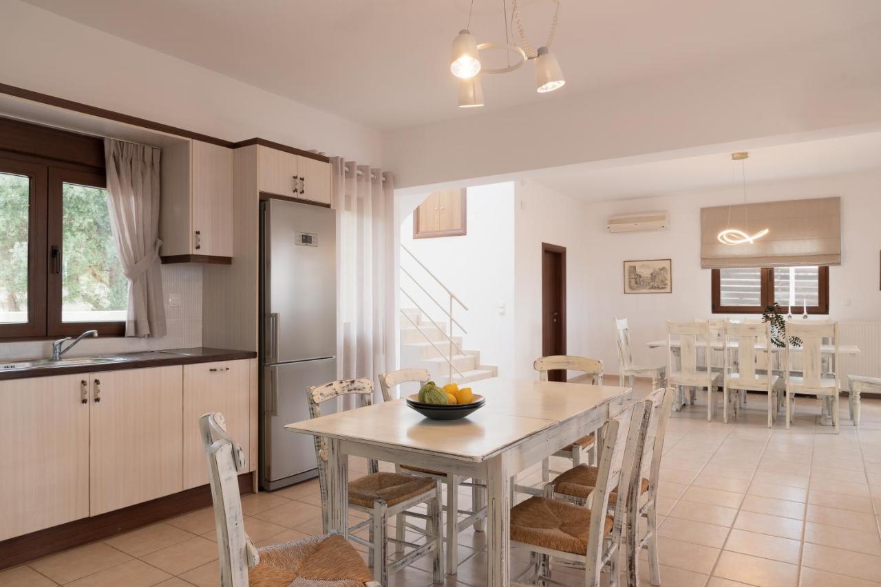 Family Villa Rousa In Rethymno With Pool, Bbq And Kids Area Лутра Экстерьер фото